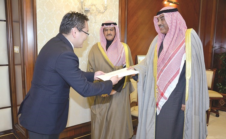 الشيخ صباح الخالد يتسلم أوراق اعتماد سفير منغوليا تشينتو شينغ زورغيت ﻿