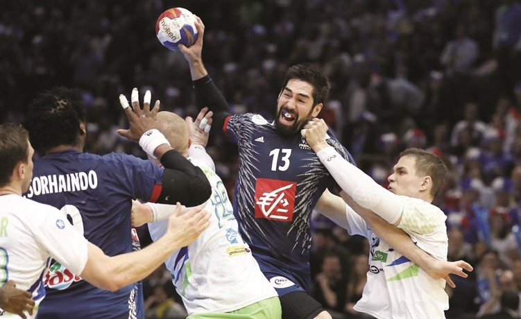 المنتخب الفرنسي يقترب من الاحتفاظ بلقب مونديال اليد بوصوله للنهائي	(أ.ف.پ)﻿