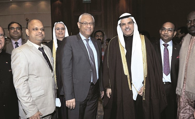 السفير علي السعيد والسفير المصري ياسر عاطف ود. مصطفى بهبهاني﻿