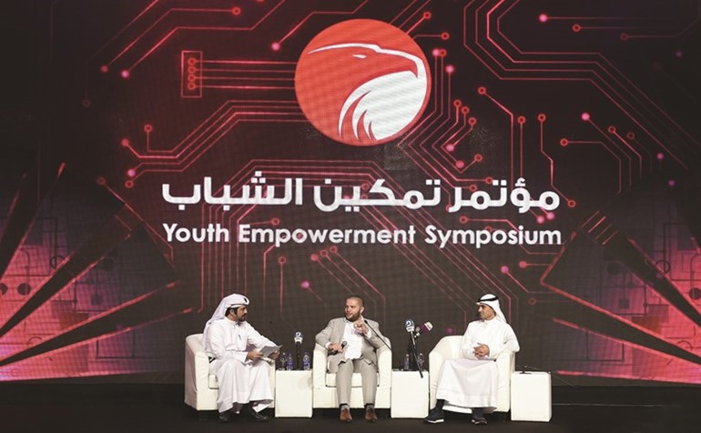 بدر الخرافي أثناء مشاركته في مؤتمر تمكين الشباب ﻿