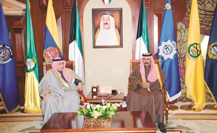 سمو ولي العهد الشيخ نواف الأحمد مستقبلا الشيخ خالد الجراح ﻿