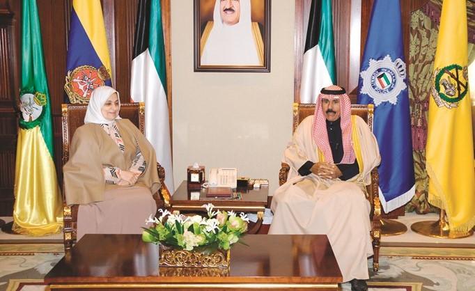 سمو ولي العهد الشيخ نواف الأحمد خلال لقائه هند الصبيح﻿