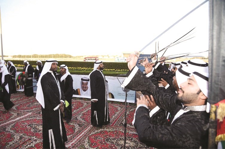 استقبال حافل للشيخ أحمد النواف في نادي الصيد والفروسية ﻿