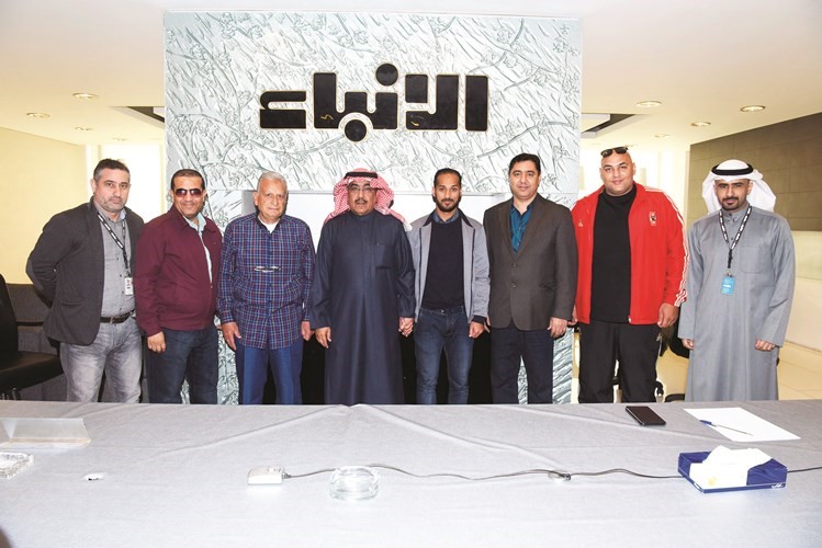 الزملاء نائب رئيس التحرير عدنان الراشد ومستشار الإدارة العامة حسام فتحي وسكرتير تحرير الرياضة سمير بوسعد ويحيى حميدان مع شوقي عبدالشافي ووليد سليمان ومعز عثمان ومحمد ابراهيم 	(أحمد علي) ﻿