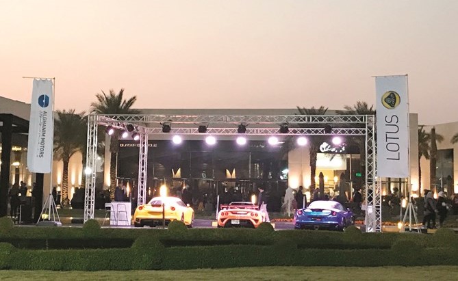 لوتس تخطف الأنظار في معرض Gulf Run