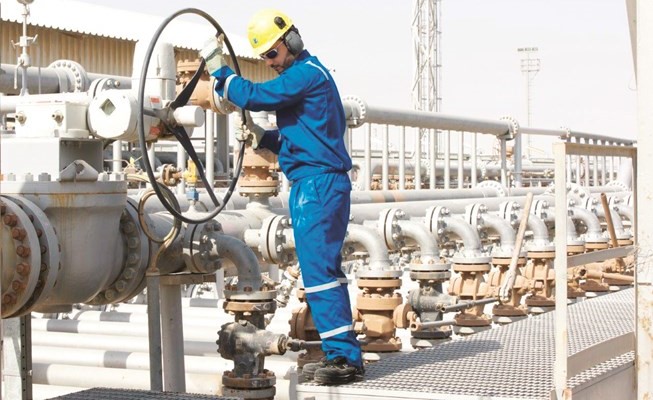 قانون المناقصات الجديد استثنى عمليات استخراج وشراء وبيع النفط ومشتقاته والخدمات التخصصية المرتبطة بحفر وصيانة الآبار النفطية أيا كانت قيمتها﻿