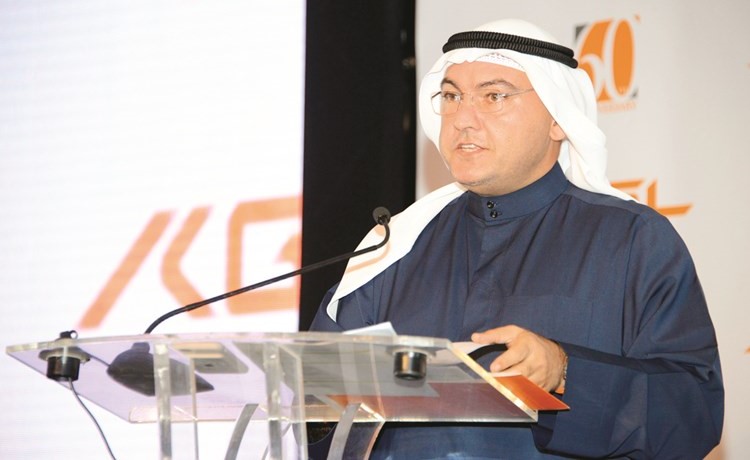د.علي دشتي متحدثا﻿
