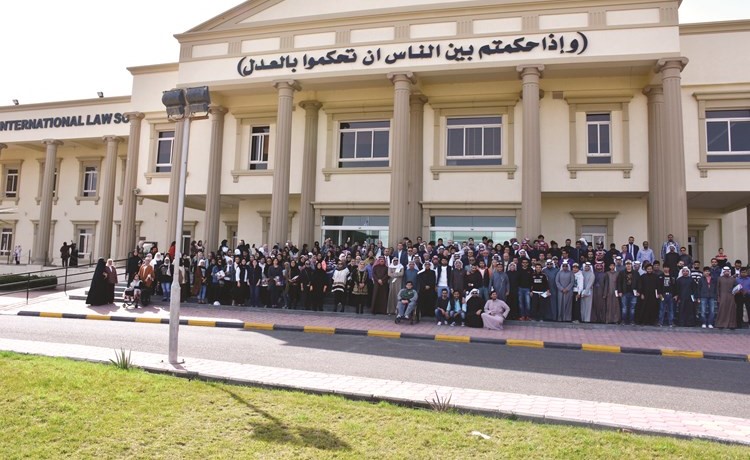 د.محمد المقاطع يتقدم الحضور في الاحتفالية﻿