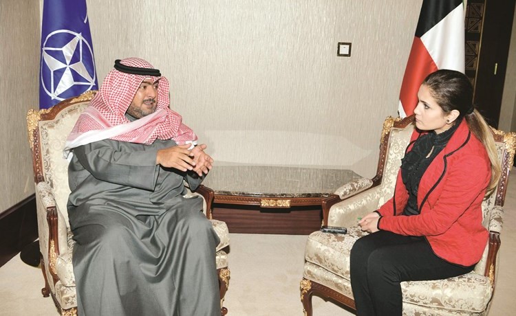 رئيس جهاز الأمن الوطني الشيخ ثامر العلي متحدثا إلى الزميلة بيان عاكوم	(قاسم باشا)﻿