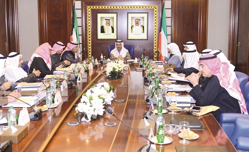 سمو رئيس مجلس الوزراء الشيخ جابر المبارك مترئسا اجتماع المجلس الأعلى للبترول﻿