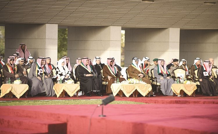 الشيخ محمد الخالد والشيخ سلمان الحمود والشيخ محمد العبد الله وهند الصبيح وياسر ابل وخالد الروضان ود. محمد الفارس والشيخ فواز الخالد في مقدمة الحضور	(احمد علي) ﻿