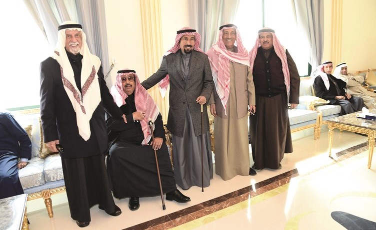 استقبال وحفاوة من الشيخ علي الجابر لضيوفه﻿