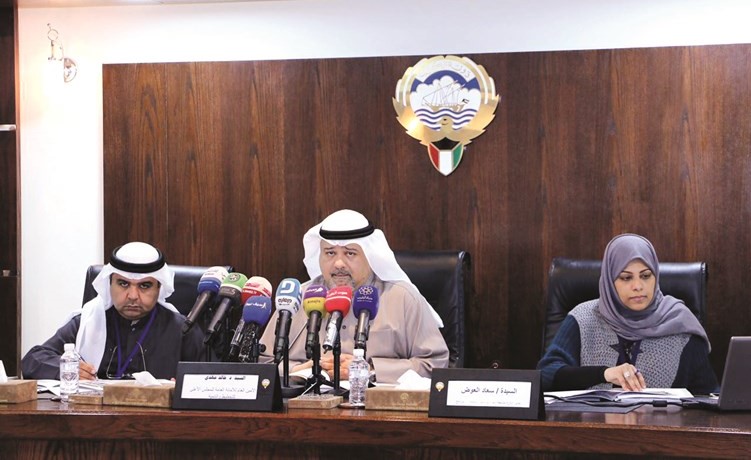 د. خالد مهدي في مؤتمر صحافي ومعه بدر الرفاعي وسعاد العوض ﻿