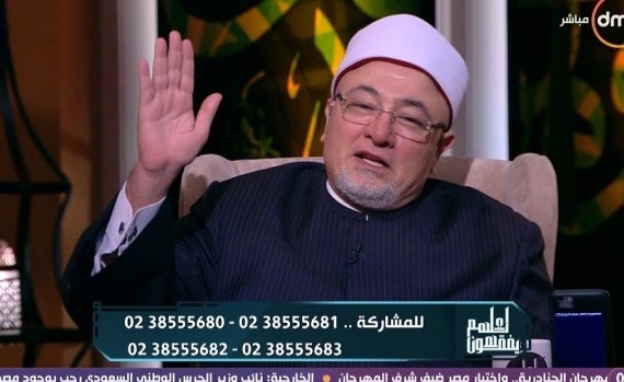 بالفيديو.. متصلة مصرية تحرج أربعة رجال دين على الهواء