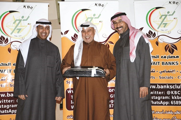 تكريم اللاعب الدولي حمد بوحمد﻿