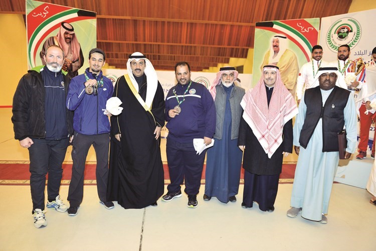 الرامي سعد لافي مع اللجنة المنظمة العليا للبطولة﻿