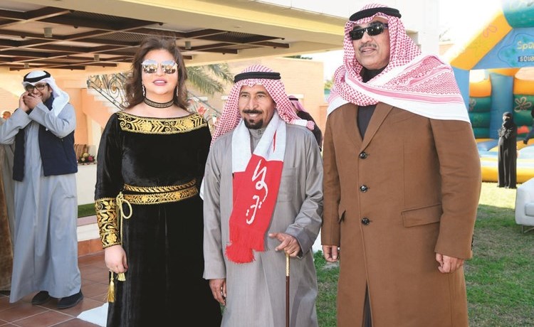 الشيخ صباح الخالد والشيخ علي الجابر وحرمه 	(محمد هاشم)﻿