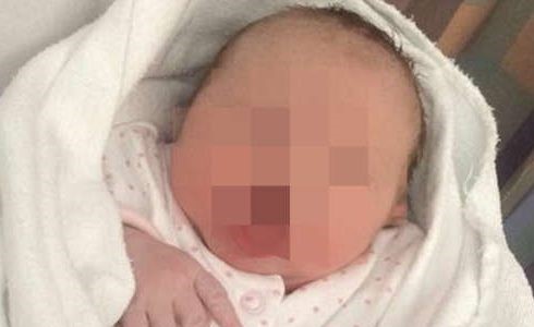 تفاصيل مقتل الرضيع "ورد"  بسبب والدته التي اهملته لتعمل  بالدعارة