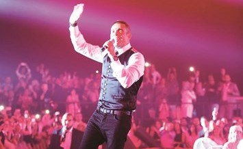 عمرو دياب يشعل «أوبرا دبي» ويخرج عن صمته ويرد على شيرين