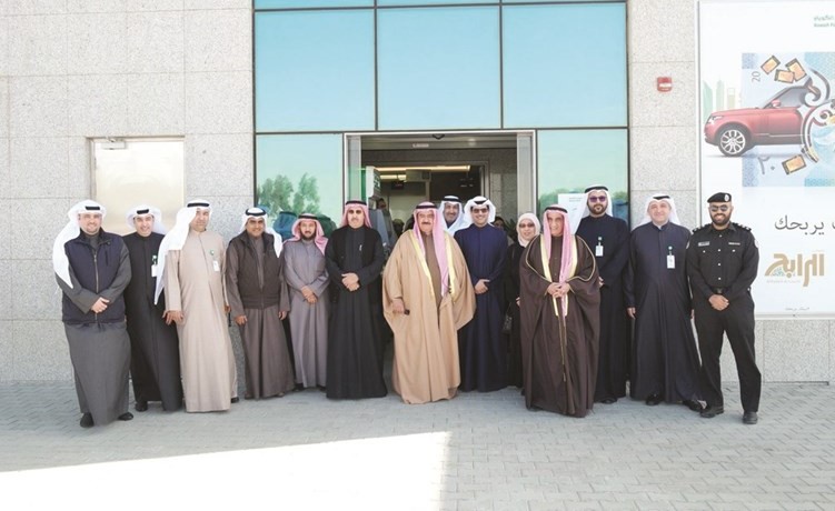 صورة جماعية للمشاركين في الافتتاح ﻿