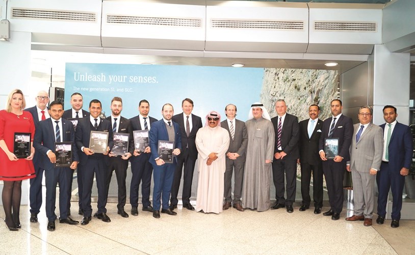 أعضاء مجلس الإدارة مع مستشاري المبيعات المعتمدين﻿