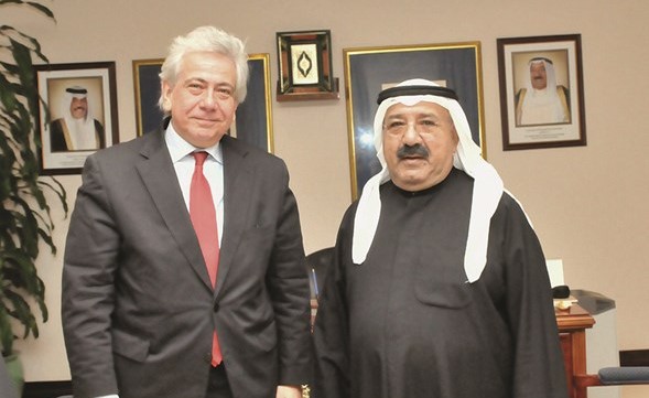 الشيخ ناصر صباح الأحمد خلال لقائه مع سفير البرازيل نورتون دياندرادي رابستا ﻿