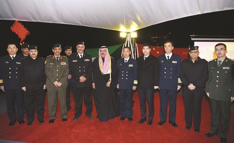 الفريق م.ثابت المهنا واللواء زهير النصرالله والعقيد الركن البحري نايف عسكر والسفير الصيني وانغ دي خلال الحفل	 (ريليش كومار) ﻿