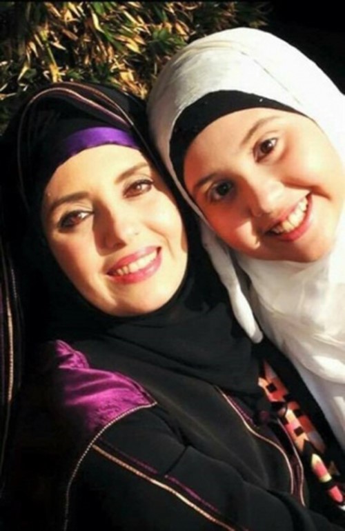 هل تتذكرون النجمة جيهان نصر.. شاهدوا كيف أصبح شكلها هي وابنتها بعد الحجاب؟