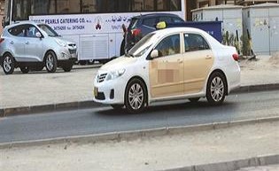 وافدة تجنبت الاستغلال في وكر مشبوه فألقت بنفسها من تاكسي جوال