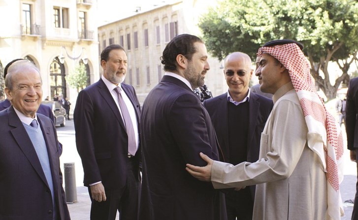 الوزير ثامر السبهان خلال جولة سياحية في وسط بيروت حيث التقى الرئيس سعد الحريري في ساحة النجمةبعد مغادرته جلسة المساءلة لحكومته(محمود الطويل) ﻿