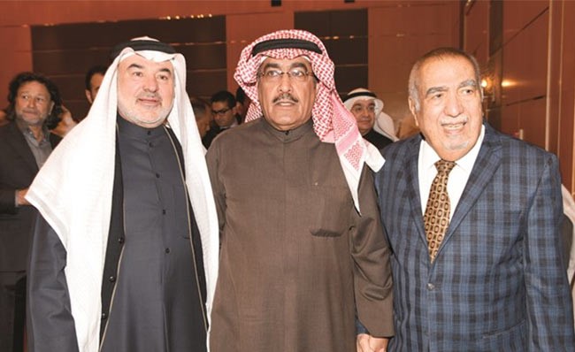 النائب صالح عاشور ونائب رئيس التحرير الزميل عدنان الراشد ود.عبدالرحمن العوضي(أنور الكندري) ﻿