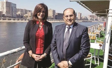 السفيرة نبيلة مكرم مع محافظ سوهاج د.أيمن عبدالمنعم ﻿