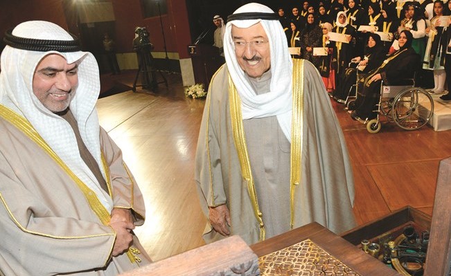 هدية تذكارية لصاحب السمو الأمير الشيخ صباح الأحمد﻿