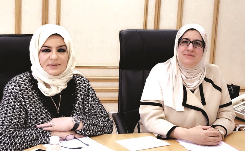 د.سامية عبدالسلام ود.نجاة روح الدين خلال المؤتمر﻿