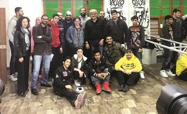 جانب من الطلبة المشاركين في ورشة العمل﻿