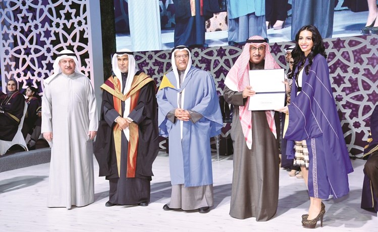 الفارس وأبل والخليفة والمقاطع وتكريم خريجة ﻿