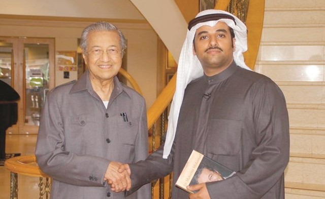 مع رئيس وزراء ماليزيا السابق مهاتير محمد﻿