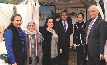  ومع السفير ياسر عاطف أمام جناح السفارة المصرية﻿