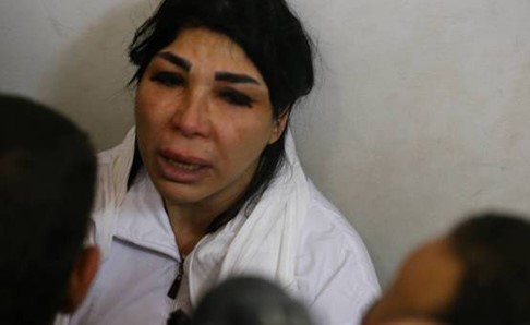 فنانة مصرية تنهار وتهدد بالانتحار بعد تخفيف الحكم عليها  في قضية دعارة من 3 سنوات الى سنة واحدة!