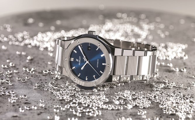 «هوبلو» تطرح ساعات CLASSIC FUSION BRACELET BLUE