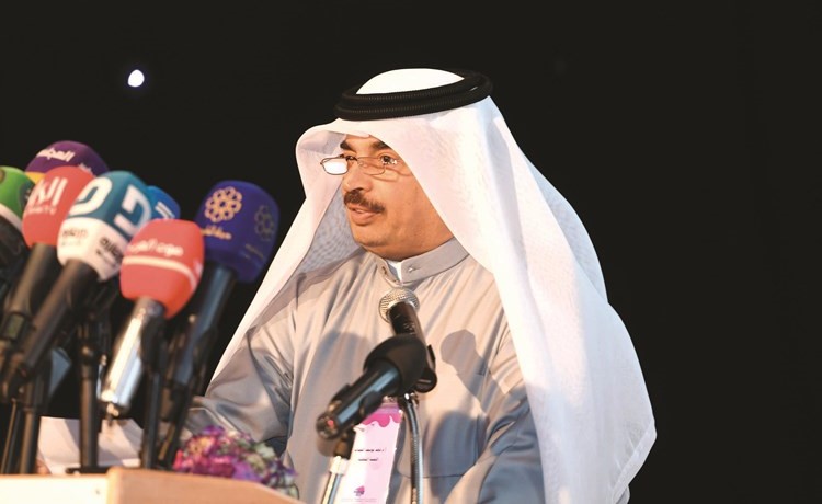 د.فهد الفضالة متحدثا 	(محمد هاشم)﻿