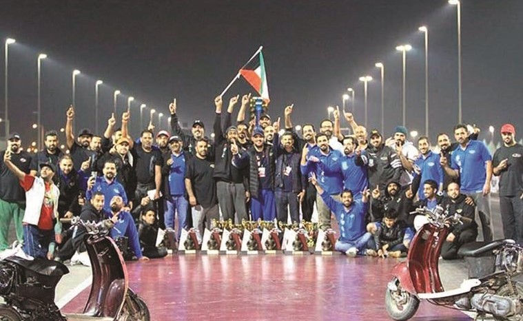 أبطال الكويت على منصة التتويج﻿