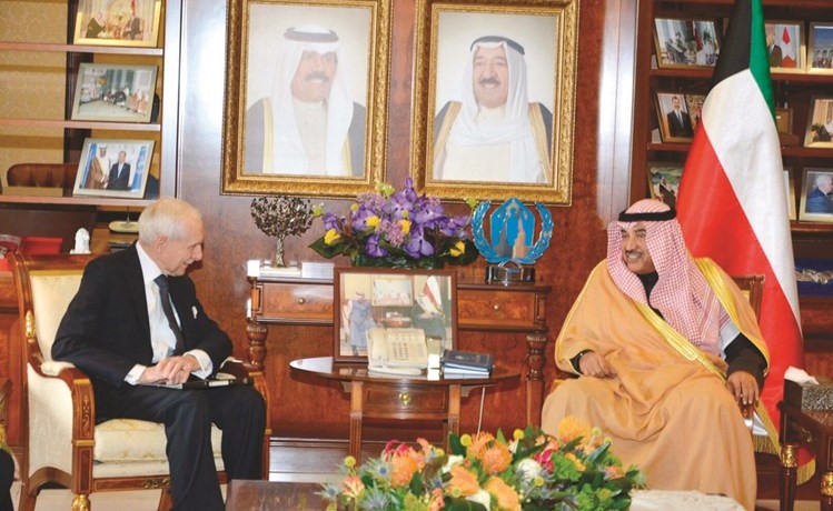 الشيخ صباح الخالد خلال لقائه مع المدير العام للمنظمة الدولية للهجرة وليام لاسي سوينغ ﻿