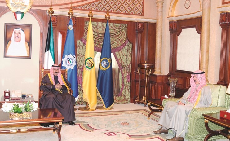 سمو ولي العهد الشيخ نواف الأحمد مستقبلا الشيخ محمد الخالد ﻿
