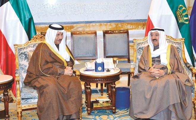صاحب السمو الأمير الشيخ صباح الأحمد مستقبلا سمو رئيس الوزراء الشيخ جابر المبارك ﻿