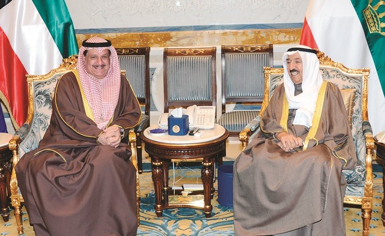 صاحب السمو الأمير خلال لقائه عيسى الكندري ﻿