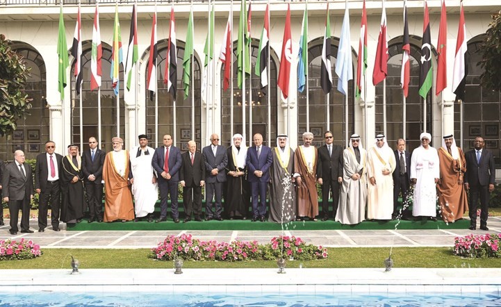 رئيس مجلس الأمة مرزوق الغانم متوسطا رؤساء الوفود البرلمانية العربية خلال أعمال المؤتمر الثاني للبرلمان العربي﻿