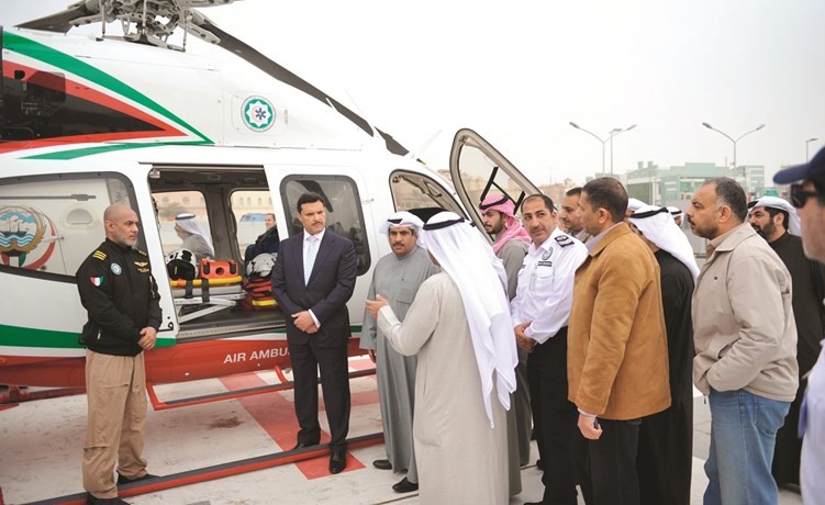 الحربي متفقدا طائرات الإسعاف الجديدة في المركز﻿