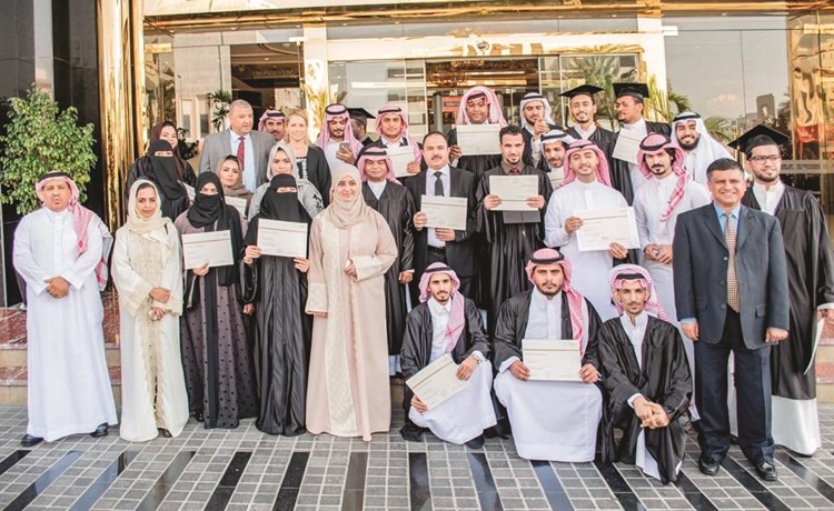 لقطة جماعية للمشاركين﻿