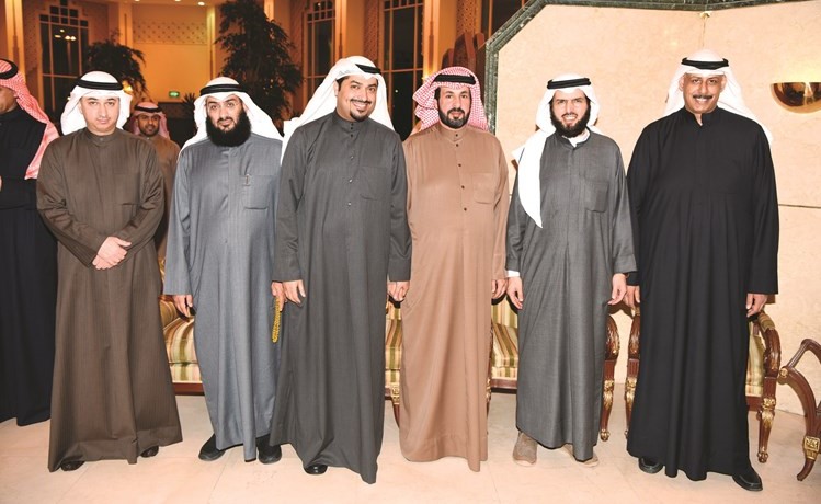 النائب د. عادل الدمخي مهنئا ﻿